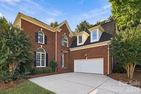 3439 Twelve Oaks Pl, Charlotte, NC 28270