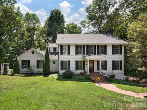 440 Sondley Woods Pl, Asheville, NC 28805