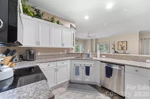 Kitchen - 18619 Harborside Dr, Cornelius, NC 28031 photo 3 of 5