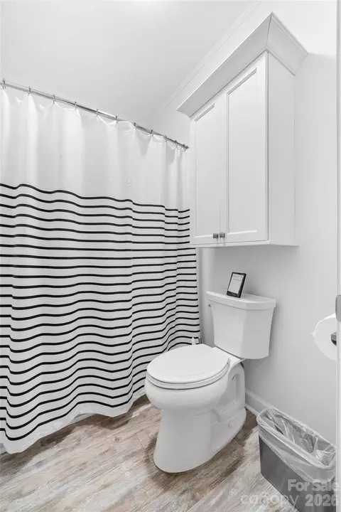 Bath - 18619 Harborside Dr, Cornelius, NC 28031 photo 2 of 2