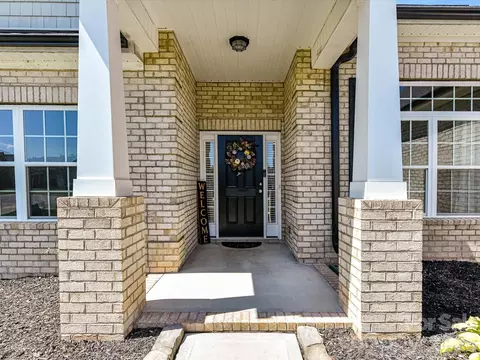 Exterior - 5224 Sustar Dr, Monroe, NC 28110 photo 5 of 10