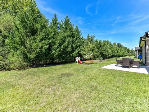 Exterior - 5224 Sustar Dr, Monroe, NC 28110 photo 8 of 10