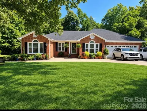 3001 Sunset Rd, Charlotte, NC 28216