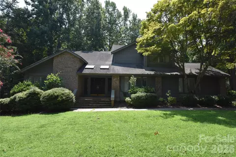 1800 Stockwell Ct, Charlotte, NC 28270