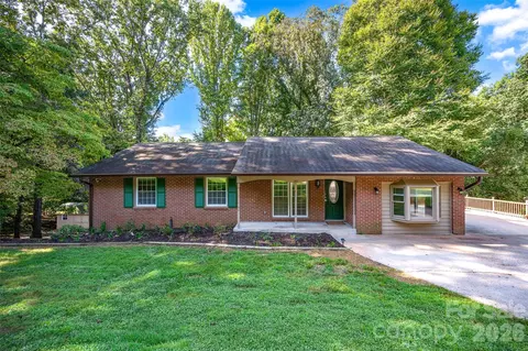 247 Spring Shore Rd, Statesville, NC 28677