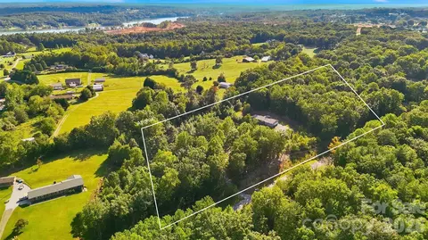 258 Nine Patch Ln, Taylorsville, NC 28681