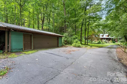 Exterior - 982 Jakes Mountain Rd, Deep Gap, NC 28618 photo 9 of 10