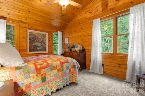 Bedroom - 982 Jakes Mountain Rd, Deep Gap, NC 28618 photo 4 of 5