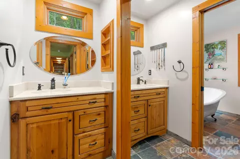 Bath - 982 Jakes Mountain Rd, Deep Gap, NC 28618 photo 1 of 4