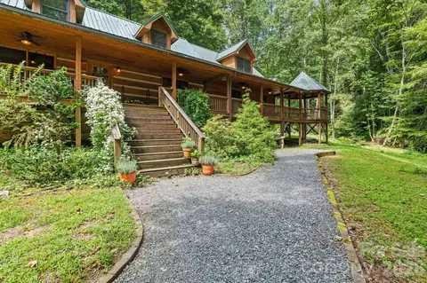 Exterior - 982 Jakes Mountain Rd, Deep Gap, NC 28618 photo 8 of 10