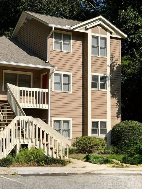22 Willow Tree Run, Asheville, NC 28803