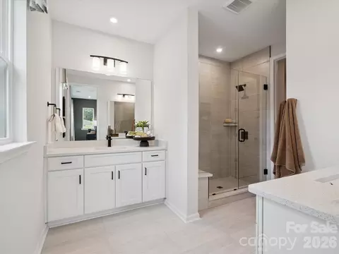 Bath - 721 Bowery Pl, Cramerton, NC 28032 photo 1 of 1