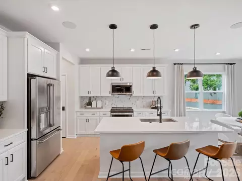 Kitchen - 721 Bowery Pl, Cramerton, NC 28032 photo 3 of 4