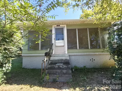 1311 Dekalb S St S, Shelby, NC 28152