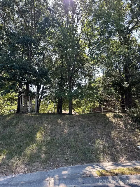 499 Chadmore South Dr, Charlotte, NC 28270