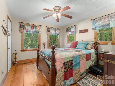 Bedroom - 600 Piney Gate Rd, Saluda, NC 28773 photo 2 of 3