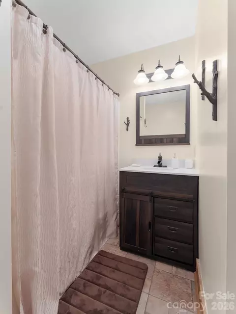 Bath - 600 Piney Gate Rd, Saluda, NC 28773 photo 1 of 2