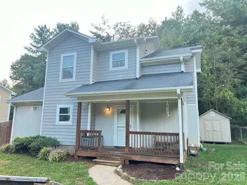 45 Compass Park Dr, Weaverville, NC 28787