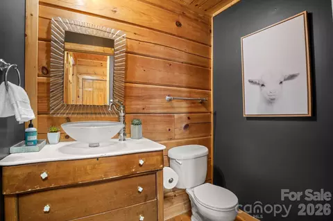 Bath - 372 Broken Arrow Trl, Boone, NC 28607 photo 3 of 5