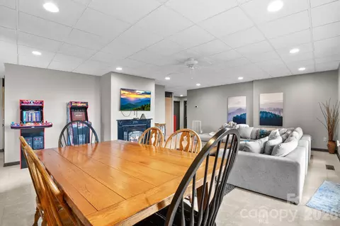 Dining - 372 Broken Arrow Trl, Boone, NC 28607 photo 3 of 3