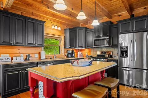 Kitchen - 372 Broken Arrow Trl, Boone, NC 28607 photo 3 of 4
