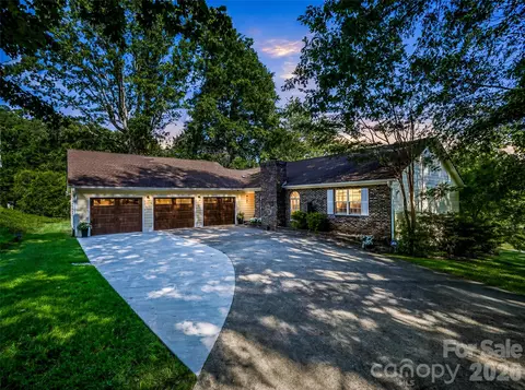 503 Saddleback Ct, Asheville, NC 28803