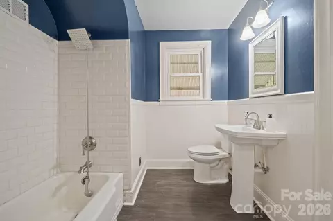 Bath - 419 1st N Ave N, Conover, NC 28613 photo 1 of 1