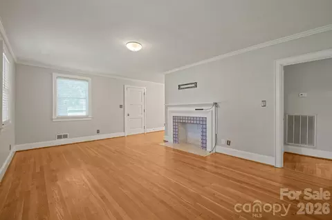 Living - 419 1st N Ave N, Conover, NC 28613 photo 2 of 8