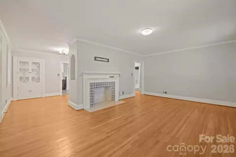 Living - 419 1st N Ave N, Conover, NC 28613 photo 1 of 8