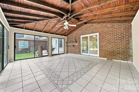 Exterior - 4131 Wandering Ne Ln NE, Hickory, NC 28601 photo 3 of 7