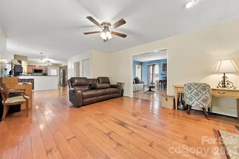 Living - 4131 Wandering Ne Ln NE, Hickory, NC 28601 photo 4 of 10