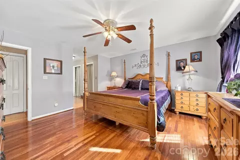 Bedroom - 4131 Wandering Ne Ln NE, Hickory, NC 28601 photo 2 of 4