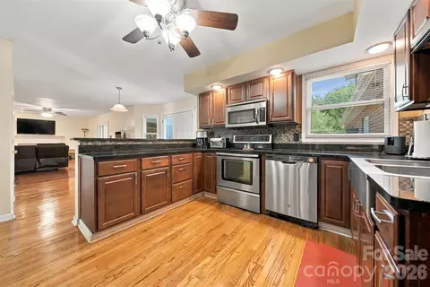 Kitchen - 4131 Wandering Ne Ln NE, Hickory, NC 28601 photo 2 of 3