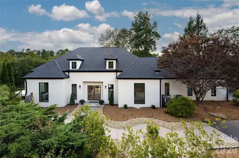 5 Meadow Ridge Dr, Asheville, NC 28804