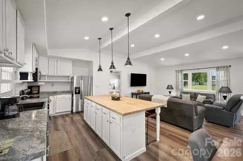 Kitchen - 3034 Heffner Pl, Hudson, NC 28638 photo 3 of 3
