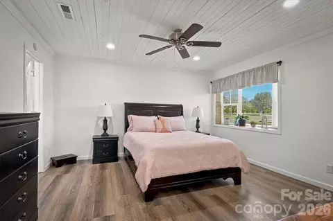 Bedroom - 3034 Heffner Pl, Hudson, NC 28638 photo 1 of 3