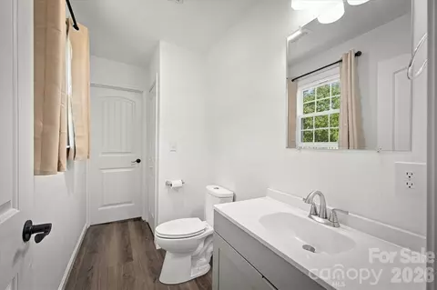 Bath - 3034 Heffner Pl, Hudson, NC 28638 photo 1 of 5