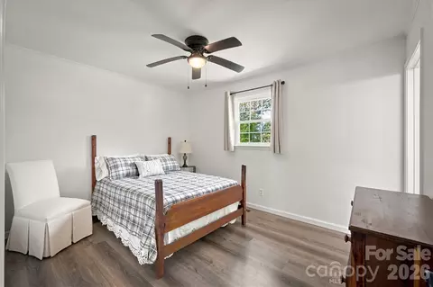 Bedroom - 3034 Heffner Pl, Hudson, NC 28638 photo 2 of 3