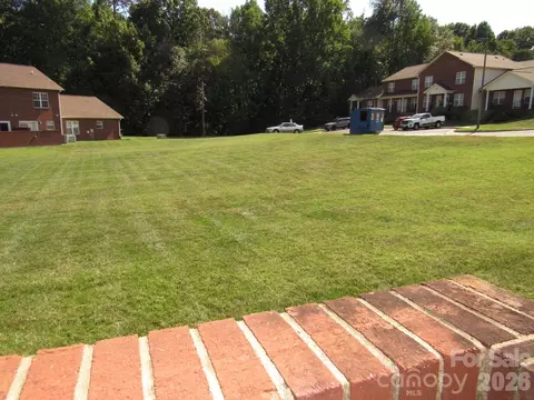 Exterior - 102 Brandywine Ne Z5 Dr NE #Z5, Conover, NC 28613 photo 7 of 11
