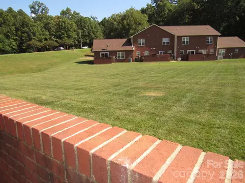 Exterior - 102 Brandywine Ne Z5 Dr NE #Z5, Conover, NC 28613 photo 6 of 11