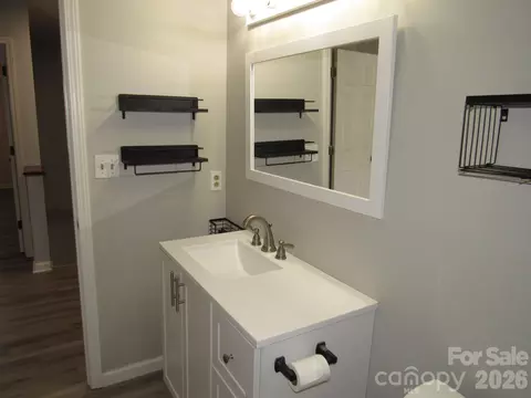Bath - 102 Brandywine Ne Z5 Dr NE #Z5, Conover, NC 28613 photo 5 of 5