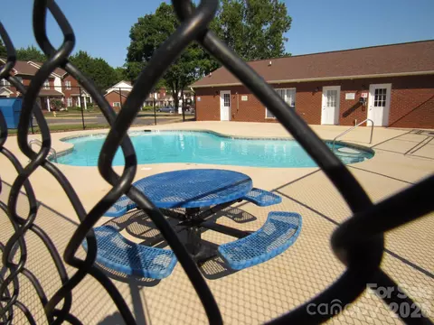 Exterior - 102 Brandywine Ne Z5 Dr NE #Z5, Conover, NC 28613 photo 11 of 11