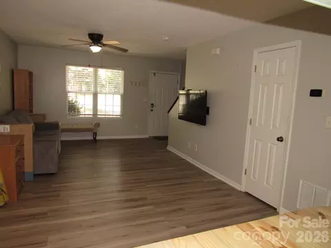 Living - 102 Brandywine Ne Z5 Dr NE #Z5, Conover, NC 28613 photo 5 of 6