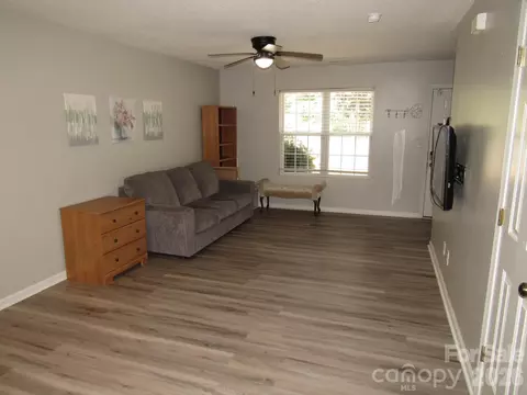 Living - 102 Brandywine Ne Z5 Dr NE #Z5, Conover, NC 28613 photo 2 of 6