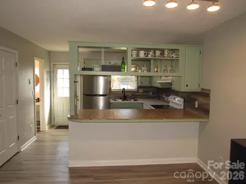 Kitchen - 102 Brandywine Ne Z5 Dr NE #Z5, Conover, NC 28613 photo 1 of 3