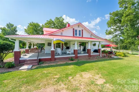 Exterior - 1186 Denton Rd, Denton, NC 27239 photo 5 of 11