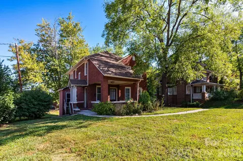 16 Gracelyn Rd, Asheville, NC 28804