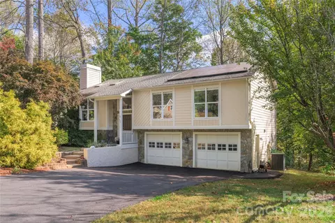 6 Eagles Nest Ln, Asheville, NC 28806