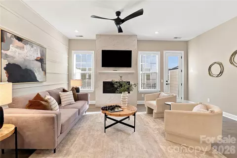 5026 Harrowsmith Ln, Charlotte, NC 28204