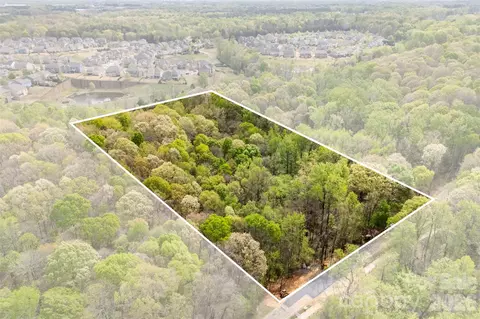 10601 Wildlife Rd, Charlotte, NC 28278